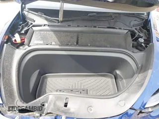 2024 Tesla Model Y Long Range z VIN 7SAYGDEEXRF128967, wystawiony jako IAAI lot #42216304 z przebiegiem 17 193 mil mil oraz . Historia ofert i sprzedaży dostępna na DreamBid. Obrazek 10.