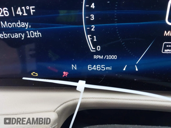 2024 Cadillac XT4 FWD Premium Luxury with VIN 1GYFZCR41RF220114, listed as a IAAI auction lot 41515009 with 6,465 mi miles and . Bid and sale history available at carsss.com. Image 15.