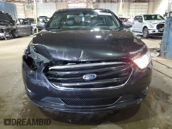 2013 Ford Taurus Limited z VIN 1FAHP2F8XDG142592, wystawiony jako Copart lot #52751465 z przebiegiem 152 883 mil mil oraz Czysty tytuł • Clean title. Historia ofert i sprzedaży dostępna na DreamBid. Obrazek 5.