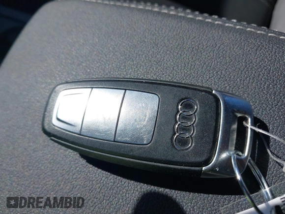 2023 Audi A3 Premium z VIN WAUAUDGY1PA070894, wystawiony jako IAAI lot #42045730 z przebiegiem 52 397 mil mil oraz . Historia ofert i sprzedaży dostępna na DreamBid. Obrazek 11.