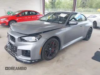 2024 BMW M2 z VIN 3MF13DM08R8E83248, wystawiony jako IAAI lot #42272913 z przebiegiem 4 647 mil mil oraz . Historia ofert i sprzedaży dostępna na DreamBid. Obrazek 17.