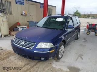 2003 Volkswagen Passat GLS with VIN WVWVD63B93E026484, listed as a IAAI auction lot 41071543 with 172,538 mi miles. Bid and sale history available at carsss.com. Image 2.