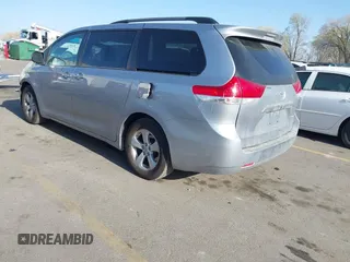 2013 Toyota Sienna LE AAS with VIN 5TDKK3DC6DS371126, listed as a IAAI auction lot 42006353 with 141,425 mi miles. Bid and sale history available at carsss.com. Image 3.