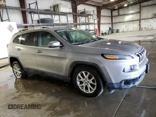 2017 Jeep Cherokee Latitude with VIN 1C4PJLCB9HW535816, listed as a Copart auction lot 52905295 with 61,648 mi miles and Clean Title. Bid and sale history available at DreamBid. Image 4.