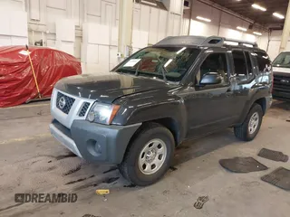 2013 Nissan Xterra S z VIN 5N1AN0NUXDN821211, wystawiony jako IAAI lot #41238046 z przebiegiem 131 649 mil mil oraz . Historia ofert i sprzedaży dostępna na DreamBid. Obrazek 2.