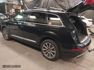 2017 Audi Q7 Premium Plus with VIN WA1LAAF7XHD039620, listed as a IAAI auction lot 40970830 with 119,531 mi miles. Bid and sale history available at carsss.com. Image 3.