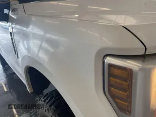 2019 Ford F-250 XL z VIN 1FT7X2B64KEC60947, wystawiony jako IAAI lot #42674456 z przebiegiem 117 379 mil mil oraz . Historia ofert i sprzedaży dostępna na DreamBid. Obrazek 19.