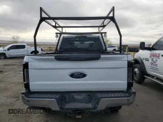 2017 Ford F-350 Platinum z VIN 1FT7W3BT9HEE50606, wystawiony jako Copart lot #49732065 z przebiegiem 145 614 mil mil oraz Szkoda całkowita • Salvage title. Historia ofert i sprzedaży dostępna na DreamBid. Obrazek 6.