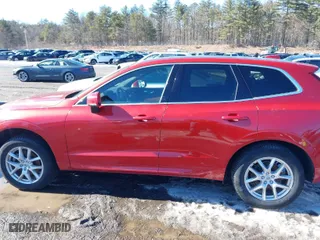 2018 Volvo XC60 Momentum with VIN LYV102RK8JB082200, listed as a IAAI auction lot 41683184 with 99,535 mi miles. Bid and sale history available at carsss.com. Image 14.