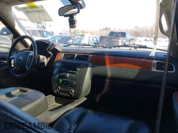 2007 GMC Yukon SLT with VIN 1GKFK13077R123021, listed as a IAAI auction lot 41603180 with 247,945 mi miles. Bid and sale history available at carsss.com. Image 5.