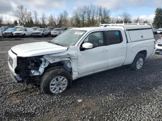 2024 Nissan Frontier SV with VIN 1N6ED1FJXRN637443, listed as a Copart auction lot 49068835 with 6,600 mi miles and Salvage Title. Bid and sale history available at carsss.com. Image 1.