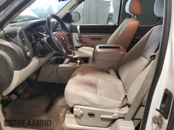2011 Chevrolet Silverado 1500 LT with VIN 1GCRKSE09BZ235775, listed as a Copart auction lot 53559085 with 217,880 mi miles and Clean Title. Bid and sale history available at DreamBid. Image 7.