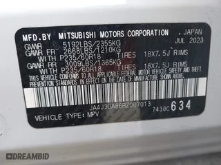 2024 Mitsubishi Outlander ES with VIN JA4J3UA86RZ007013, listed as a IAAI auction lot 41643993 with 106,572 mi miles. Bid and sale history available at carsss.com. Image 9.