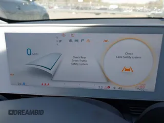 2024 Hyundai Ioniq 5 SE z VIN KM8KM4DE8RU300381, wystawiony jako IAAI lot #41907767 z przebiegiem 17 452 mil mil oraz . Historia ofert i sprzedaży dostępna na DreamBid. Obrazek 7.