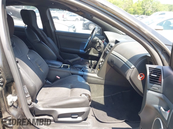 2008 Pontiac G8 z VIN 6G2ER57708L129191, wystawiony jako IAAI lot #42468013 z przebiegiem 133 134 mil mil oraz . Historia ofert i sprzedaży dostępna na DreamBid. Obrazek 5.
