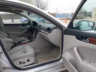 2012 Volkswagen Passat SEL with VIN 1VWCP7A34CC079912, listed as a IAAI auction lot 41993331 with 114,110 mi miles. Bid and sale history available at carsss.com. Image 5.