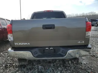 2010 Toyota Tundra z VIN 5TFDW5F13AX147077, wystawiony jako Copart lot #43742785 z przebiegiem 242 569 mil mil oraz Szkoda całkowita • Salvage title. Historia ofert i sprzedaży dostępna na DreamBid. Obrazek 6.