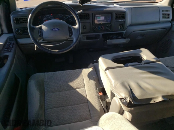 2003 Ford Excursion Special Serv z VIN 1FMNU40L83ED68103, wystawiony jako Copart lot #83191034 z przebiegiem 282 481 mil mil oraz Szkoda całkowita • Salvage title. Historia ofert i sprzedaży dostępna na DreamBid. Obrazek 8.