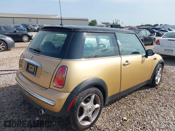 2004 MINI Hardtop z VIN WMWRC33404TJ55065, wystawiony jako IAAI lot #42273634 z przebiegiem 114 747 mil mil oraz . Historia ofert i sprzedaży dostępna na DreamBid. Obrazek 4.