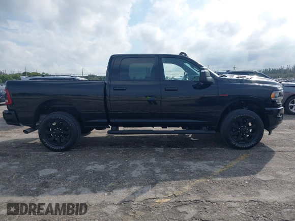 2024 Ram 2500 Laramie z VIN 3C6UR5FL3RG141327, wystawiony jako IAAI lot #41390825 z przebiegiem 8 002 mil mil oraz . Historia ofert i sprzedaży dostępna na DreamBid. Obrazek 13.