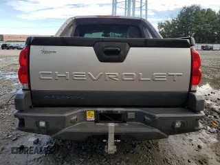 2005 Chevrolet Avalanche LS with VIN 3GNGK22G35G258778, listed as a Copart auction lot 73949614 with 151,928 mi miles and Salvage Title. Bid and sale history available at DreamBid. Image 6.