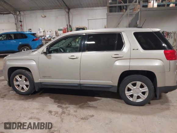 2015 GMC Terrain SLE z VIN 2GKFLVEK3F6265959, wystawiony jako IAAI lot #41823163 z przebiegiem 171 611 mil mil oraz . Historia ofert i sprzedaży dostępna na DreamBid. Obrazek 14.