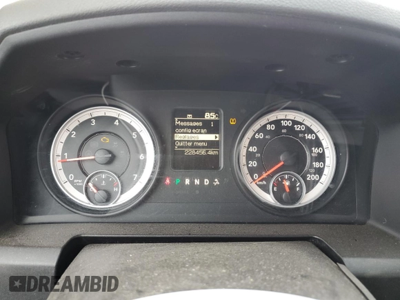 2013 Ram 1500 ST z VIN 1C6RR7FPXDS588582, wystawiony jako Copart lot #56276915 z przebiegiem 228 456 mil mil oraz Szkoda całkowita • Salvage title. Historia ofert i sprzedaży dostępna na DreamBid. Obrazek 9.