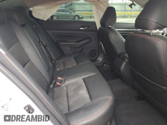 2024 Nissan Altima SR z VIN 1N4BL4CV8RN433893, wystawiony jako Copart lot #52449445 z przebiegiem 15 642 mil mil oraz Nie do naprawy • Non repairable. Historia ofert i sprzedaży dostępna na DreamBid. Obrazek 10.