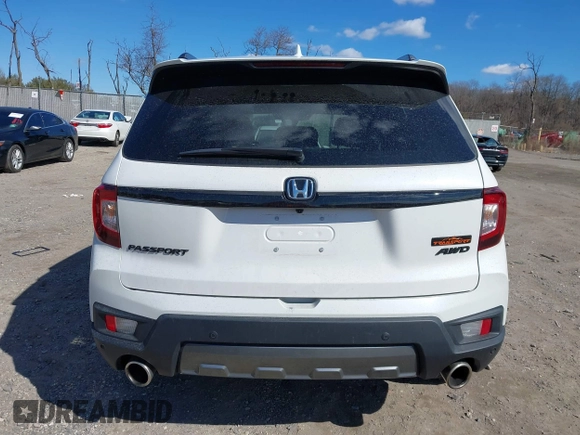 2024 Honda Passport TrailSport with VIN 5FNYF8H69RB016415, listed as a IAAI auction lot 41701049 with 10,365 mi miles and . Bid and sale history available at DreamBid. Image 16.