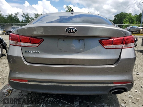 2018 Kia Optima LX z VIN 5XXGT4L36JG263158, wystawiony jako Copart lot #57028335 z przebiegiem 43 050 mil mil oraz Szkoda całkowita • Salvage title. Historia ofert i sprzedaży dostępna na DreamBid. Obrazek 6.