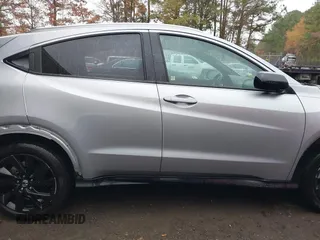 2022 Honda HR-V Sport with VIN 3CZRU6H18NM774913, listed as a IAAI auction lot 40843376 with 14,351 mi miles. Bid and sale history available at carsss.com. Image 14.