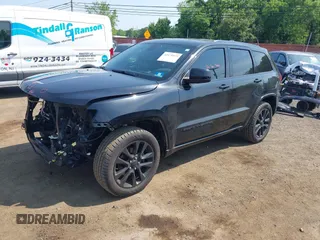 2020 Jeep Grand Cherokee Laredo E z VIN 1C4RJFAG3LC208766, wystawiony jako IAAI lot #42475923 z przebiegiem 103 077 mil mil oraz . Historia ofert i sprzedaży dostępna na DreamBid. Obrazek 18.