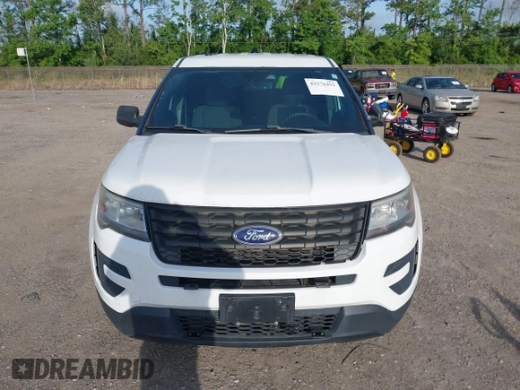 2017 Ford Police Interceptor Utility z VIN 1FM5K8AR3HGB93125, wystawiony jako IAAI lot #42276492 z przebiegiem Nie podano mil oraz . Historia ofert i sprzedaży dostępna na DreamBid. Obrazek 11.
