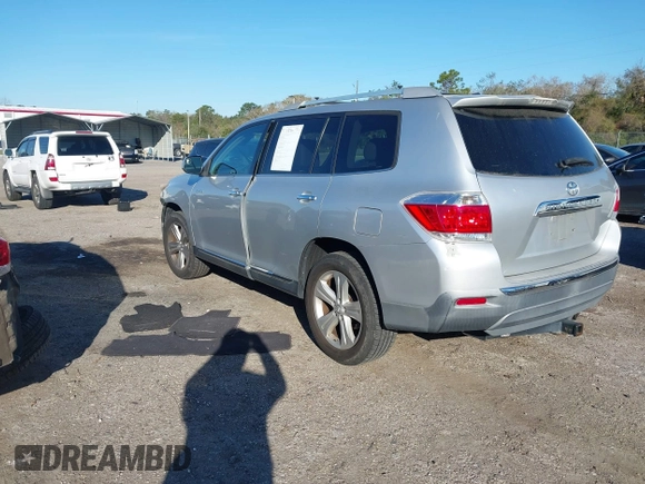 2011 Toyota Highlander Limited with VIN 5TDYK3EH3BS030851, listed as a IAAI auction lot 41632465 with 249,790 mi miles and . Bid and sale history available at DreamBid. Image 3.