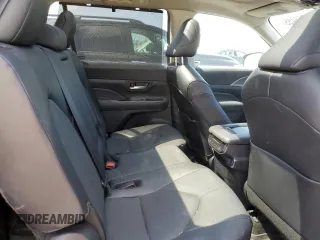 2024 Toyota Highlander XLE z VIN 5TDAAAB56RS005584, wystawiony jako Copart lot #55266455 z przebiegiem 3 809 mil mil oraz Czysty tytuł • Clean title. Historia ofert i sprzedaży dostępna na DreamBid. Obrazek 11.