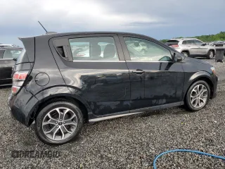 2020 Chevrolet Sonic LT z VIN 1G1JD6SB5L4137709, wystawiony jako Copart lot #55651925 z przebiegiem 38 048 mil mil oraz Szkoda całkowita • Salvage title. Historia ofert i sprzedaży dostępna na DreamBid. Obrazek 3.