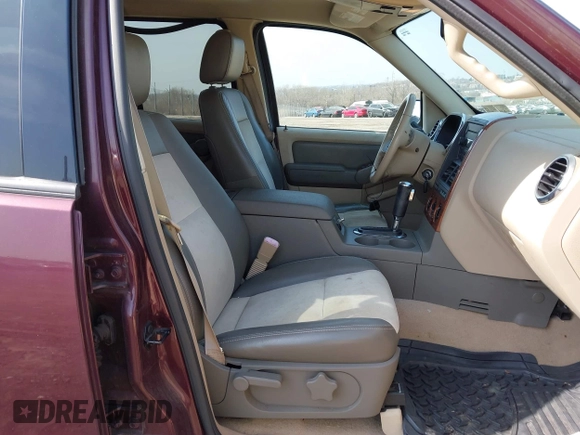 2006 Ford Explorer Eddie Bauer with VIN 1FMEU74E76UB52265, listed as a IAAI auction lot 41813542 with 135,773 mi miles. Bid and sale history available at carsss.com. Image 5.
