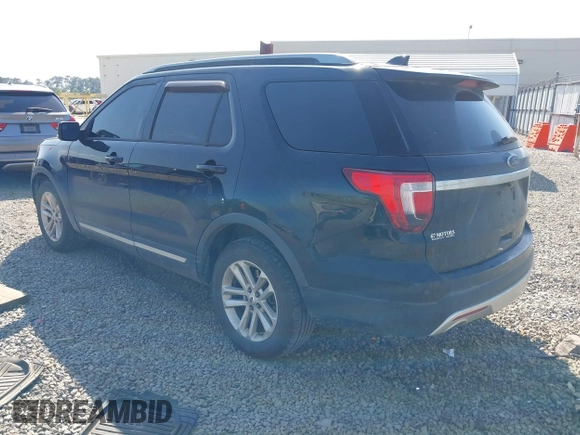 2017 Ford Explorer XLT z VIN 1FM5K7D89HGB71482, wystawiony jako IAAI lot #42009154 z przebiegiem 159 498 mil mil oraz . Historia ofert i sprzedaży dostępna na DreamBid. Obrazek 3.