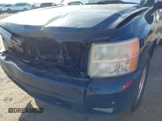 2007 Chevrolet Silverado 1500 1LT with VIN 3GCEC13J27G519225, listed as a IAAI auction lot 41458525 with 265,489 mi miles and . Bid and sale history available at DreamBid. Image 6.