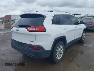 2018 Jeep Cherokee Latitude with VIN 1C4PJMCB3JD528531, listed as a IAAI auction lot 41906621 with 122,137 mi miles and . Bid and sale history available at DreamBid. Image 4.