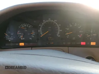 1999 Mercedes-Benz S 320/430/500 z VIN WDBGA33G9XA412054, wystawiony jako Copart lot #42012105 z przebiegiem 151 033 mil mil oraz Czysty tytuł • Clean title. Historia ofert i sprzedaży dostępna na DreamBid. Obrazek 9.