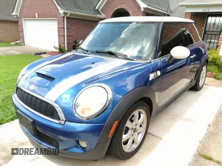 2009 MINI Hardtop S with VIN WMWMF735X9TW80840, listed as a IAAI auction lot 42717130 with 101,073 mi miles and . Bid and sale history available at DreamBid. Image 2.