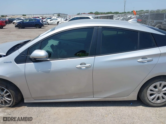 2022 Toyota Prius L Eco with VIN JTDKAMFU3N3169426, listed as a IAAI auction lot 39835932 with 37,756 mi miles. Bid and sale history available at carsss.com. Image 14.