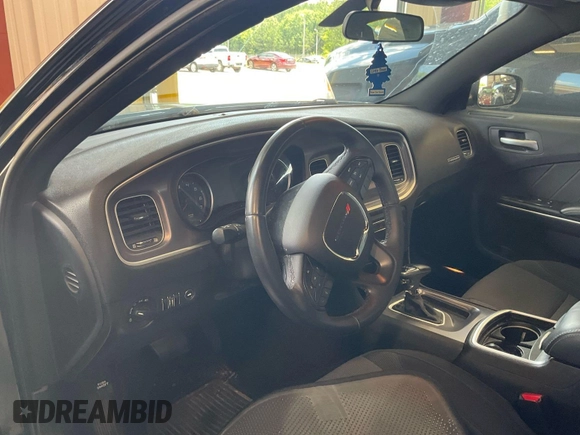 2019 Dodge Charger SXT z VIN 2C3CDXBG6KH613859, wystawiony jako IAAI lot #42509609 z przebiegiem 76 418 mil mil oraz . Historia ofert i sprzedaży dostępna na DreamBid. Obrazek 12.