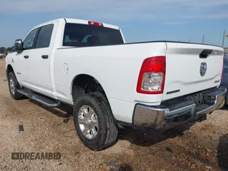 2024 Ram 2500 Big Horn with VIN 3C6UR5DL0RG339978, listed as a IAAI auction lot 42152955 with 20,104 mi miles. Bid and sale history available at carsss.com. Image 3.