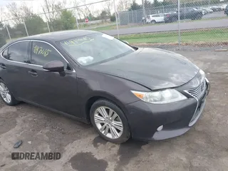 2013 Lexus ES 4dr Sdn with VIN JTHBK1GG9D2029078, listed as a IAAI auction lot 41970085 with 130,898 mi miles. Bid and sale history available at carsss.com. Image 1.