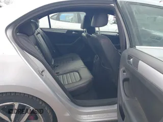 2014 Volkswagen Jetta GLI Edition 30 с VIN 3VW4S7AJ2EM214517, выставлен на аукционе IAAI как лот 41662860 с пробегом 185 783 миль миль и . История ставок и продаж доступна на DreamBid. Изображение 8.