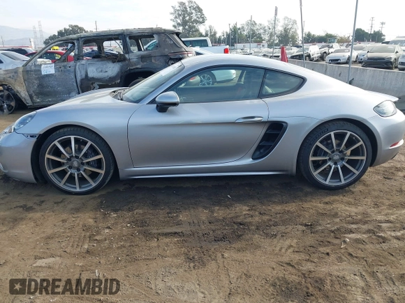 2021 Porsche Cayman with VIN WP0AA2A82MS260377, listed as a IAAI auction lot 40970360 with 23,785 mi miles and . Bid and sale history available at DreamBid. Image 15.