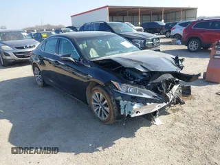 2020 Lexus ES with VIN 58ADZ1B1XLU070884, listed as a IAAI auction lot 41795531 with 76,483 mi miles. Bid and sale history available at carsss.com. Image 1.