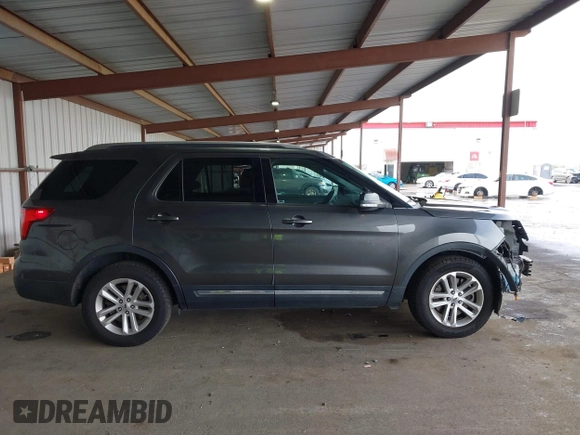 2017 Ford Explorer XLT with VIN 1FM5K7D80HGD04842, listed as a IAAI auction lot 41911091 with 90,680 mi miles and . Bid and sale history available at carsss.com. Image 14.